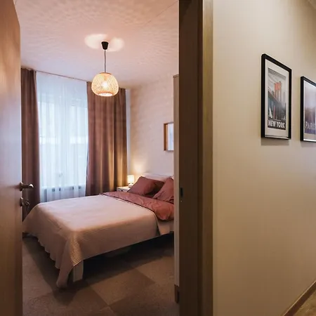 Cozy Brand New 10 Min From Center