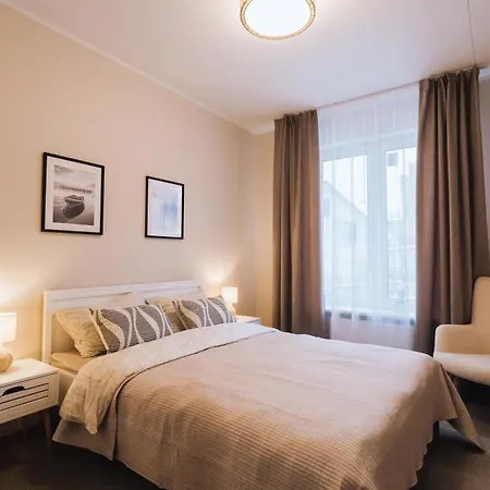 Cozy Brand New 10 Min From Center